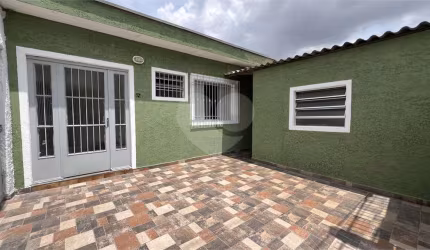Casa de vila com 2 quartos para locação em Jardim Rossin - SP