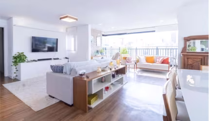 Apartamento com 2 quartos à venda ou para locação em Pinheiros - SP