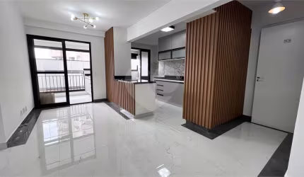 Apartamento com 3 quartos à venda ou para locação em Chora Menino - SP