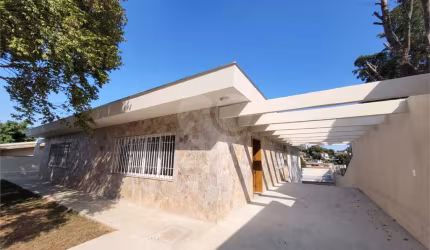 Casa térrea com 4 quartos à venda ou para locação em Vila Albertina - SP