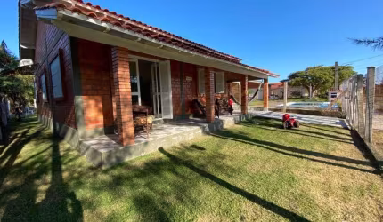 Casa 4 Dormitórios - Bairro Zona Nova na praia de Tramandaí/RS.