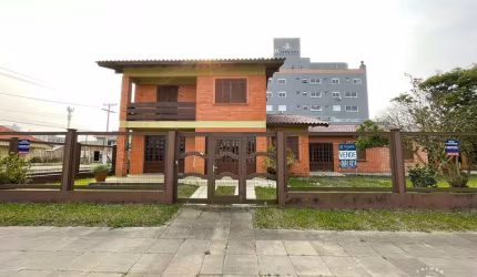 Sobrado próximo ao mar no centro de Tramandaí