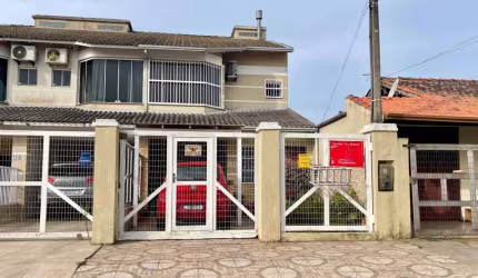 Amplo Duplex com 04 dormitórios no centro de Tramandaí