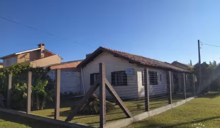 Excelente casa de esquina próximo à praia em Tramandaí