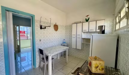 Excelente apartamento de 02 dormitórios no centro de Tramandaí