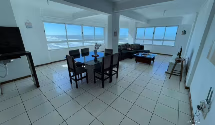 Apartamento 3 Dormitórios na beira mar de Tramandaí