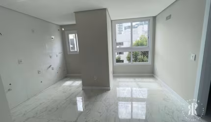 Apartamento um dormitório no centro de Tramandaí/RS.