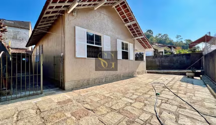 Casa para Venda em Teresópolis, São Pedro, 4 dormitórios, 3 banheiros, 4 vagas