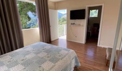 Casa para Venda em Teresópolis, Tijuca, 3 dormitórios, 1 suíte, 2 banheiros, 3 vagas