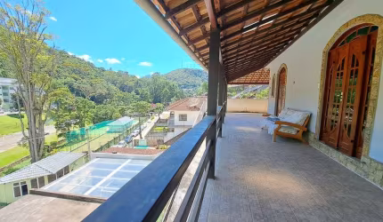 Casa para Venda em Teresópolis, Pimenteiras, 3 dormitórios, 1 suíte, 2 banheiros, 3 vagas