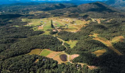 FAZENDA COM 5 CASAS COM 63 HA - OPORTUNIDADE PARA INVESTIR OU APROVEITAR
