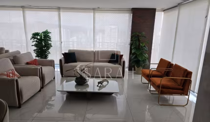 Duplex para venda possui 335 m2 com 4 Suites em Santa Teresinha