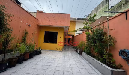 Sobrado com 3 dormitórios à venda, 200 m² por R$ 860.000,00 - Vila Pires - Santo André/SP