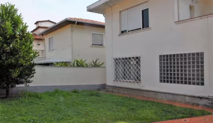 Casa 700m2 , cinco dormitórios, 2 suítes, 10 vagas de garagem