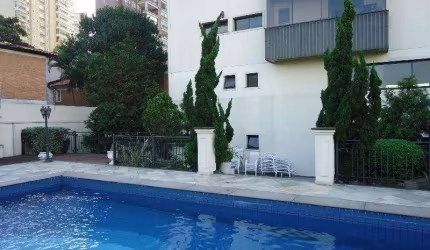 Parque da Aclimação, apartamento reformado com 320m²