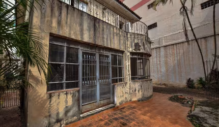 SOBRADO EM RUA SEM SAIDA - 200 METROS DO PARQUE DA ACLIMAÇÃO.