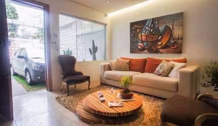 Casa no Jardim Europa, moderna, descolada e discreta