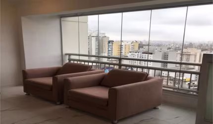 Lindo! 1 dormitório, sala com varanda, 1 vaga.