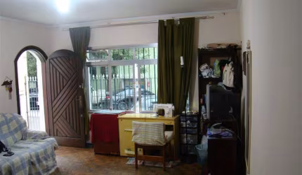 MELHOR DA VILA OLIMPIA, LOJA MODERNA, RUA DE GRANDE MOVTO DE PEDESTRES E VEICULOS