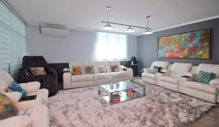 Linda casa alto padrão na Vila Mariana com 3 suítes