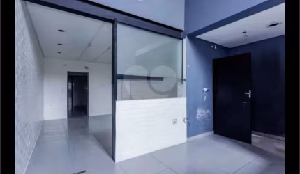 Sobrado comercial 190 metros quadrados, 2 dormitórios, 2 vagas na Vila Nova Conceição