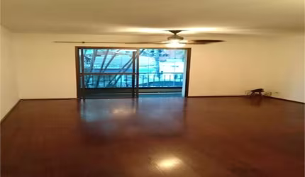 APARTAMENTO SEMI DECORADOS EM MOEMA, 3 DORMITORIOS, 2 SUÍRES, 2 VAGAS DE GARAGEM!!