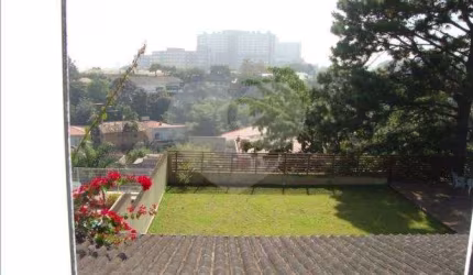 CASA À VENDA NO MORUMBI!