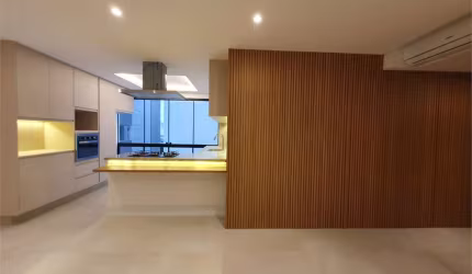 Vendendo cobertura duplex na Vila Olimpia recém reformada!