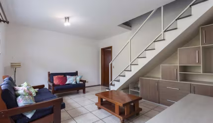 Casa 4 dormitórios e 4 vagas