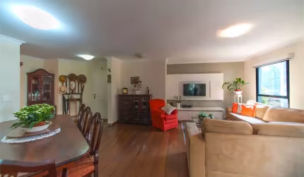 Lindo apartamento reformado no Itaim Bibi