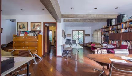 Casa no Jardim Europa com 5 dormitórios e 4 vagas de garagem