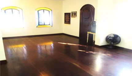 Sobrado 180 m2 - 3 suites/ 2 Vagas na garagem - Próx,metrô S.Judas