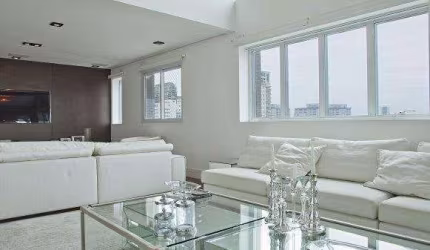 Cobertura Triplex no Jardim Paulistano, 3 suites, 6 vagas de garagem. Próximo à Faria Lima