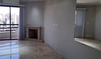 APARTAMENTO À VENDA EM PERDIZES, REFORMADO, COM 2 QUARTOS E  3 VAGAS.