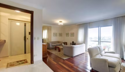Excelente apartamento com 210m² de área útil com um preço jamais visto!