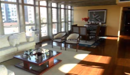Apartamento com  332m², 4 quartos e 4 vagas