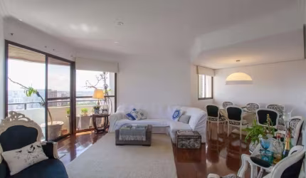 Apartamento 4 dormitórios em rua tranquila