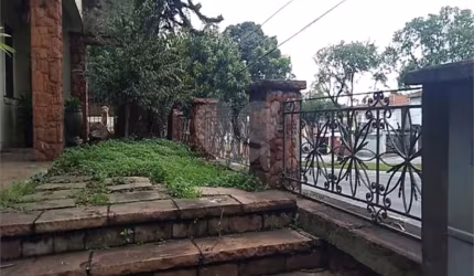 Terreno com 1399m2 a venda na Avenida dos Bandeirantes