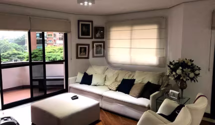 Apartamento à Venda em Moema Pássaros - 200m² 2 Suítes 4 Dormitórios 5 Vagas 1 por Andar