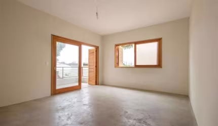 Casa Alto Padrão - Localização Excelente