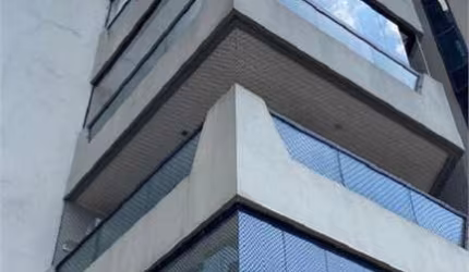 Apartamento em Moema Pássaros com 120m², 3 dormitórios, 2 vagas, varanda, piscina, academia e salão de festa.