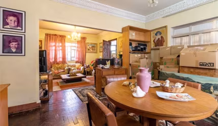 SOBRADO COM 4 DORMITÓRIOS, TERRENO DE 665 m²