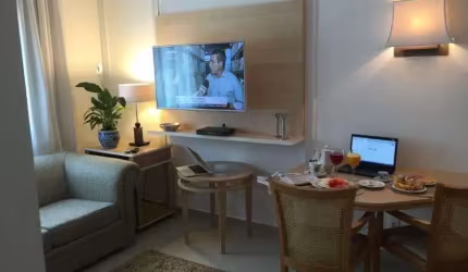 62m²- 01 dormitório e 01 vaga. Com serviços