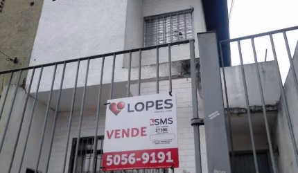 Sobrado residencial com excelente localização, ao lado do Shopping Ibirapuera.