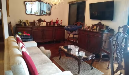 Apartamento impecável na Quadra dos Príncipes em Moema Pássaros