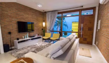 Casa térrea  com piscina Reformada