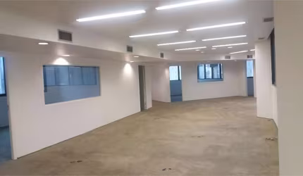 Conjunto Comercial, 254 m², 5 vagas, 3 banheiros - Excelente localização