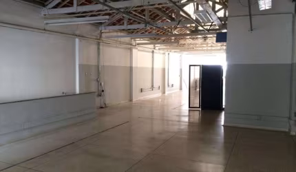 Galpão comercial a venda com 750m²