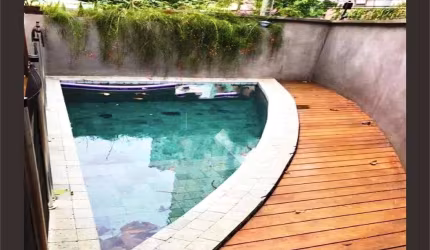 Casa na Chácara Klabin, 3 suítes, área gourmet, 3 vagas, sistema solar e elétrico de aquecimento