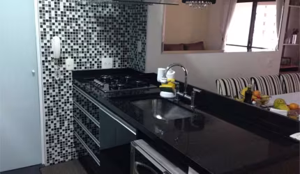 Excelente Apartamento próximo à Estação de Metro Santa Cruz.